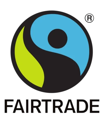 Fairtrade-logo med en stilisert person i blått og svart innenfor en grønn halvsirkel, med "FAIRTRADE" skrevet under med fete svarte bokstaver.