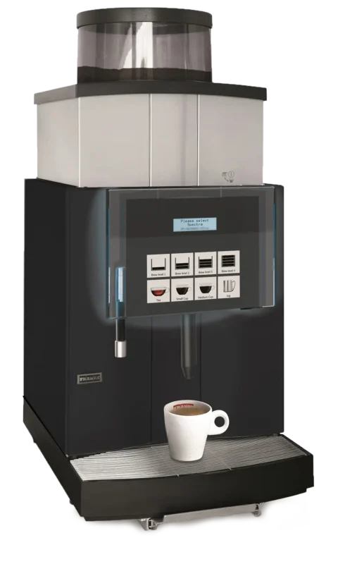 En Franke Spectra X-XL kaffemaskin som serverer kaffe i en hvit kopp, med flere drikkealternativer vist på det digitale grensesnittet.